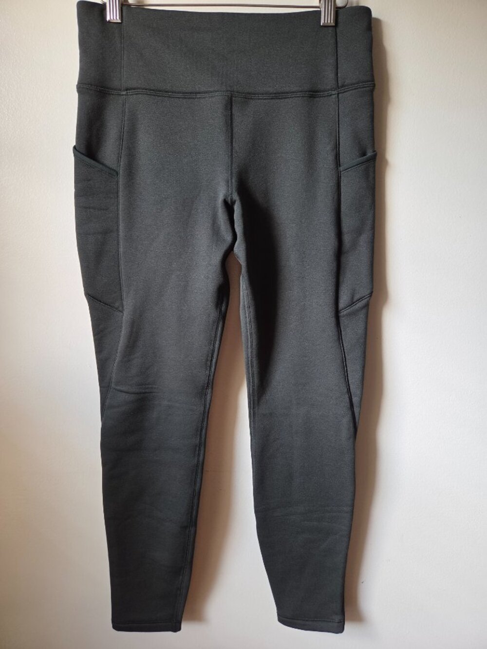 LIKE NEW ATHLETA ALTITUDE EDGE STASH TIGHT SHERPA LINED DEEP HUNTER GREEN M